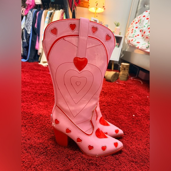 Pink Heart-Embellished Women's Boots - Picture 2 of 4